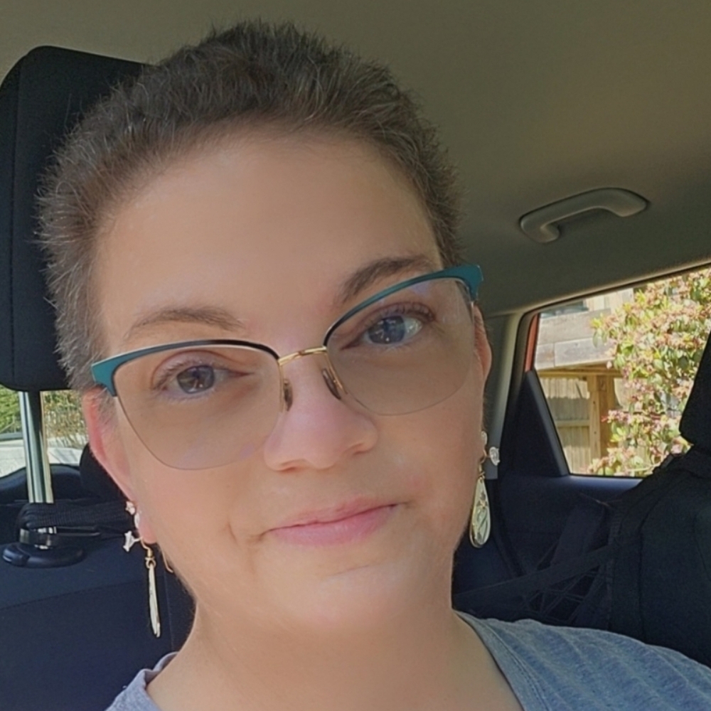 Meet your Posher, Adrienne